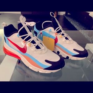 Brand New Men’s Nike Air Max 270 React White/Infared-Summit White  Size 10.5